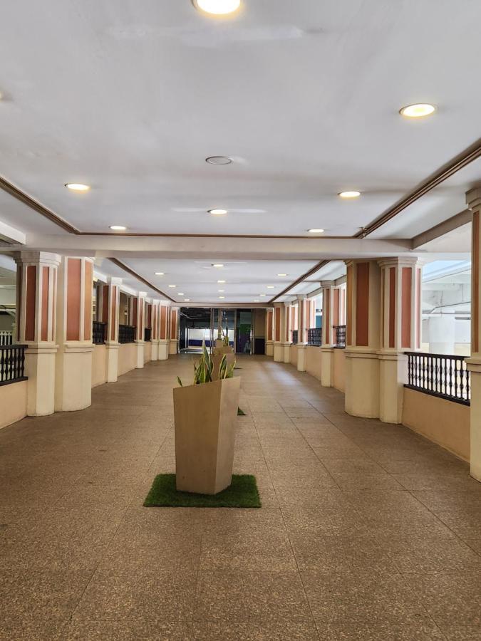 Spacious Cozy Suite At The Venice Mall With Free Parking And Washing Machine (Adults Only) Taguig Ngoại thất bức ảnh