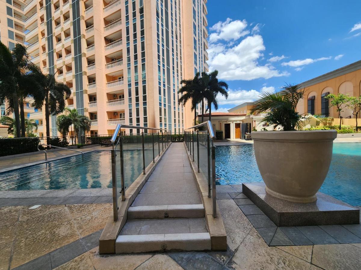 Spacious Cozy Suite At The Venice Mall With Free Parking And Washing Machine (Adults Only) Taguig Ngoại thất bức ảnh