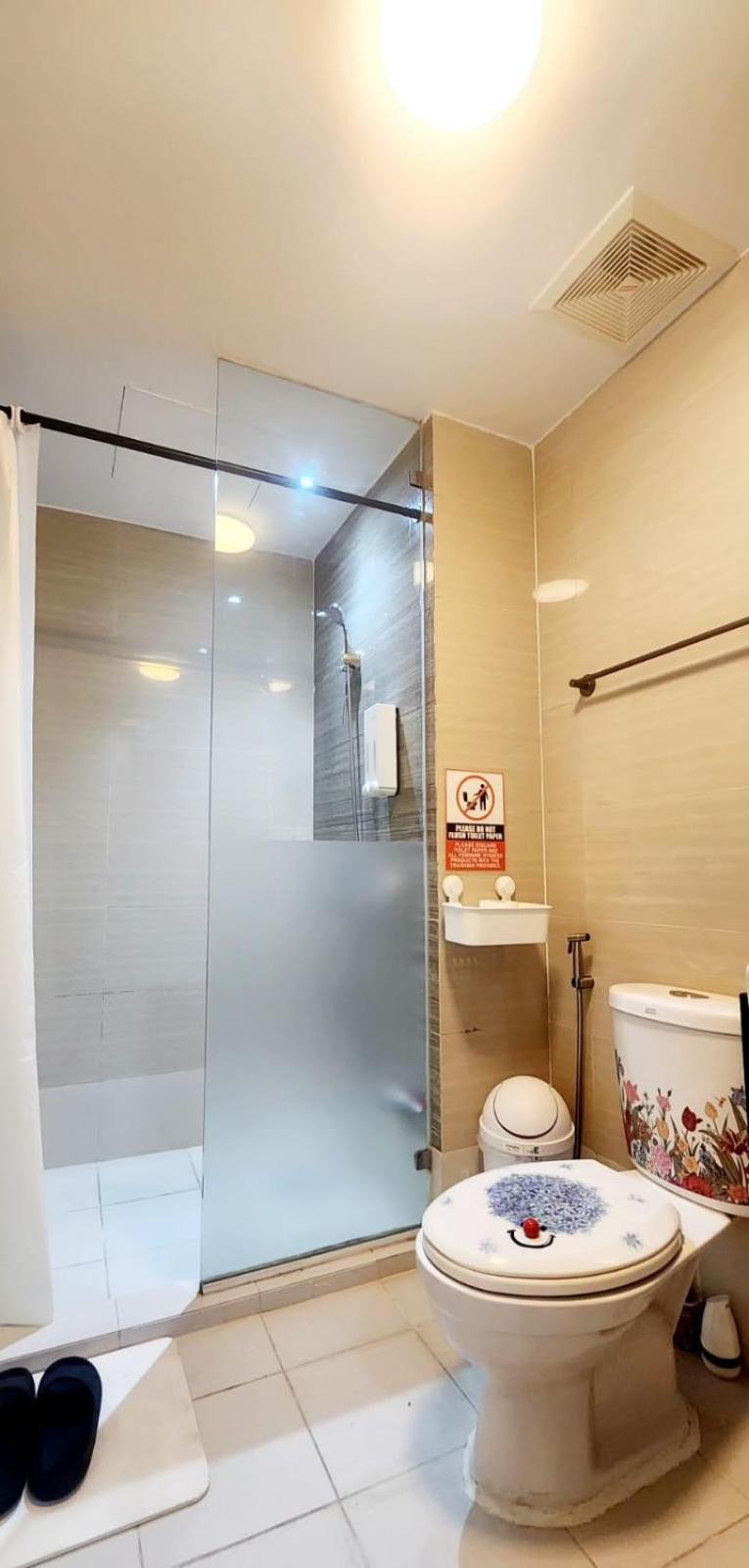 Spacious Cozy Suite At The Venice Mall With Free Parking And Washing Machine (Adults Only) Taguig Ngoại thất bức ảnh